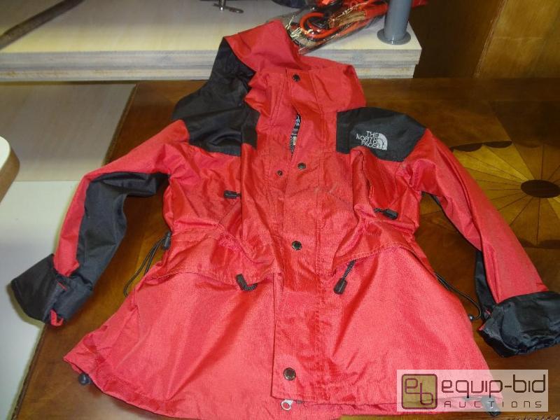 lot 49 image: North Face Womens&nbspJacket Size LG...