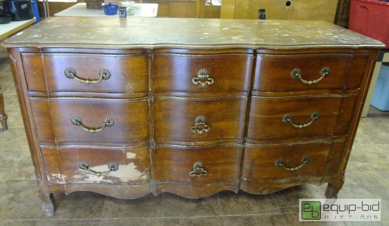 lot 6 image: Antique Dresser in need of restoration...
