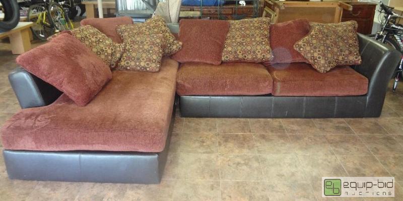 lot 8 image: Nice 2 piece Sectional&nbsp...