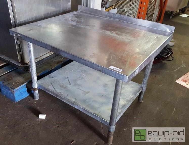 lot 1006 image: Stainless steel equipment stand  30x36x26...