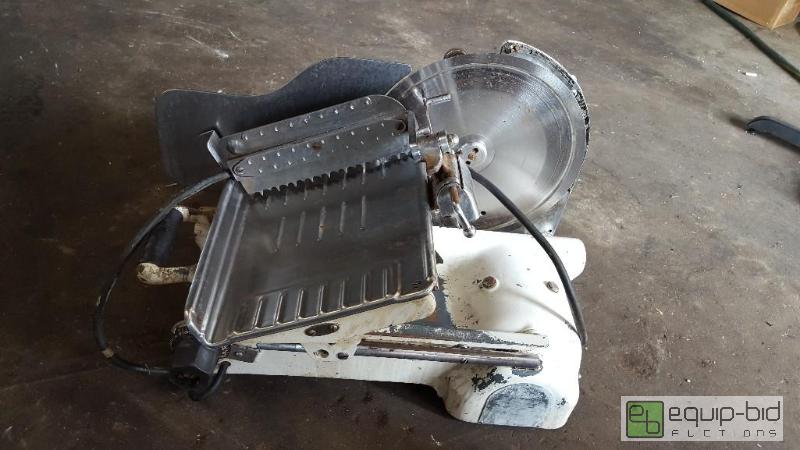 lot 1027 image: Antique Berkel slicer  26x16 120 volt...