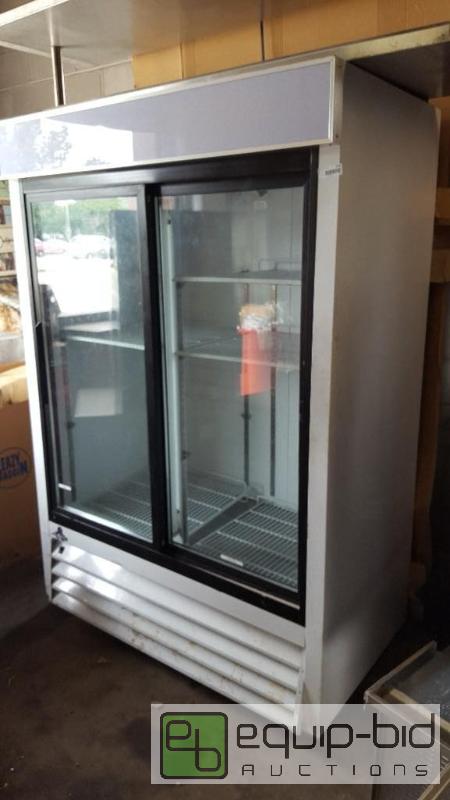 lot 1029 image: Ascend 2 door cooler  120 volt includes 6 she...