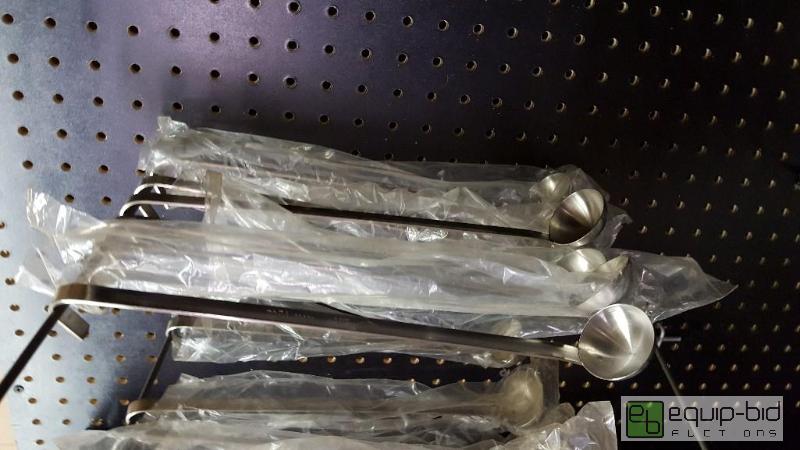 lot 1093 image: Lot of stainless ladles...