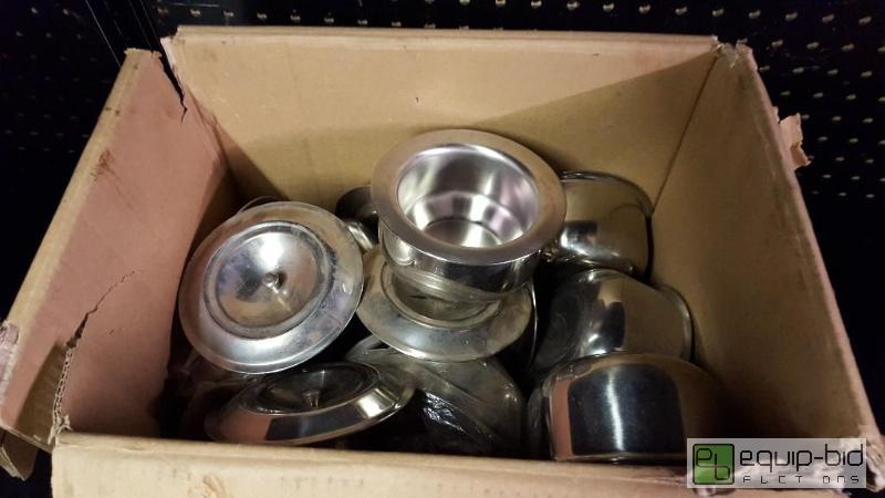 lot 1094 image: Box of stainless containers...