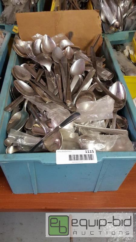 lot 1115 image: Tub of spoons...