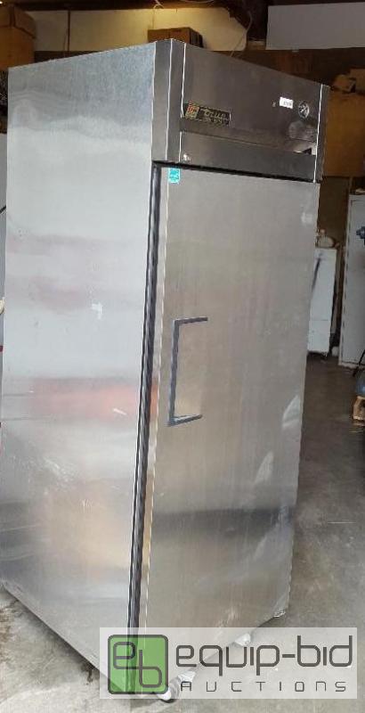 lot 1130 image: True T-23 1 door stainless cooler  115 volt v...