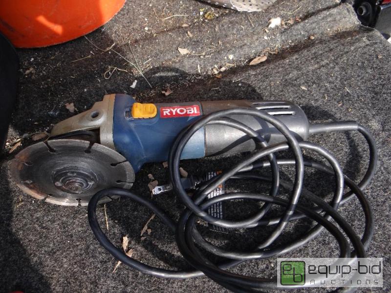 lot 42 image: Ryobi Grinder W Storage Case