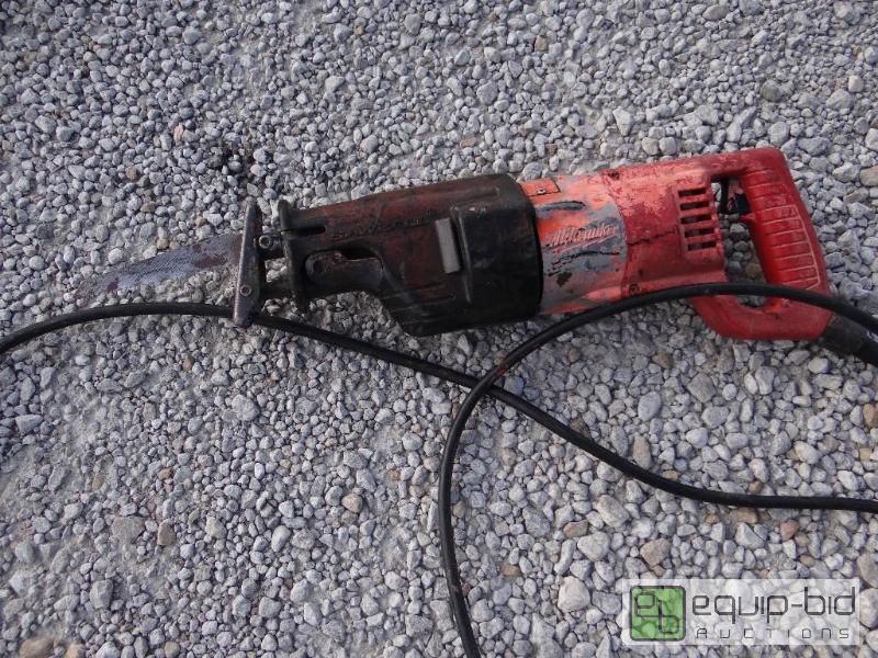 lot 52 image: Electric Millwaukee Sawzall