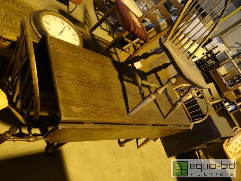 lot 18 image: Adjustable Vintage Table Set