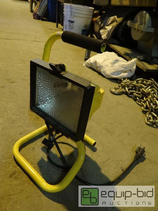 lot 25 image: Work Flood Light