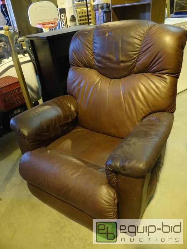 lot 512 image: Brown Pleather Reclining Chair