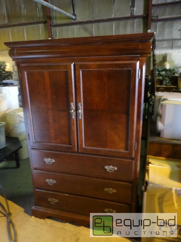 lot 518 image: Dark Mahogany Wood Grade Hutch Storage Cabinet