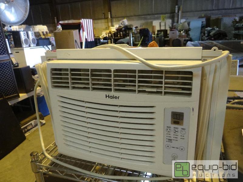 lot 524 image: Haier AC Window Unit