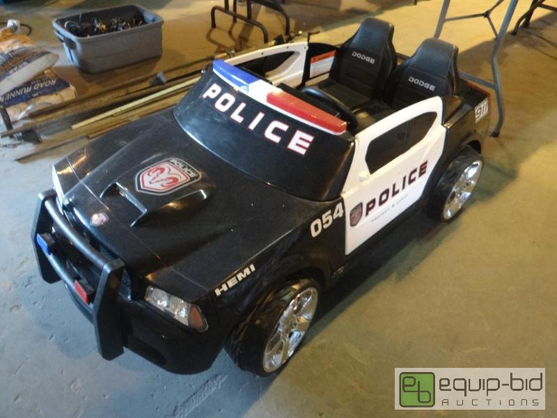 lot 529 image: Charger Kids Power Police Car
