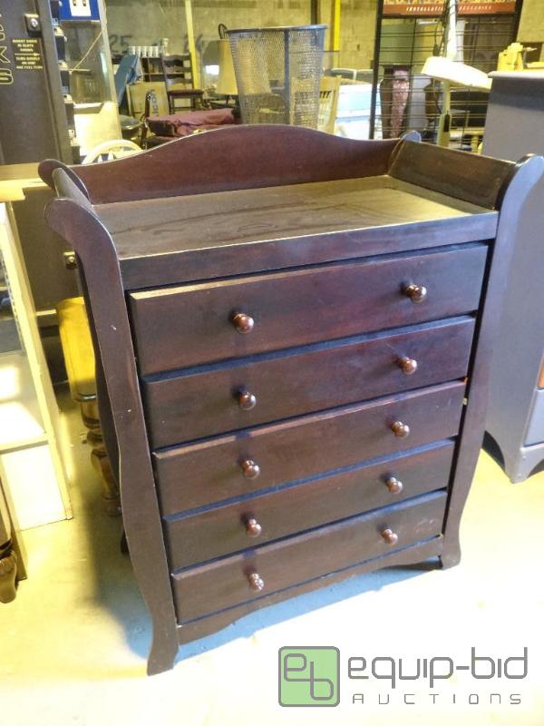 lot 531 image: Baby Change Top  Cloths Storage Dresser