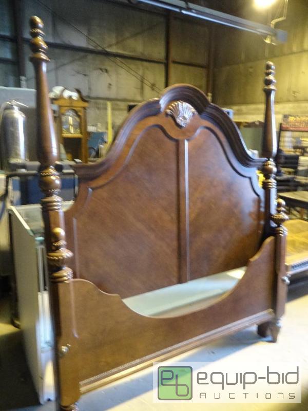 lot 534 image: Queen Size Bed Frame Set w Runners