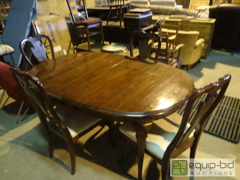 lot 540 image: table set with 4 chairs