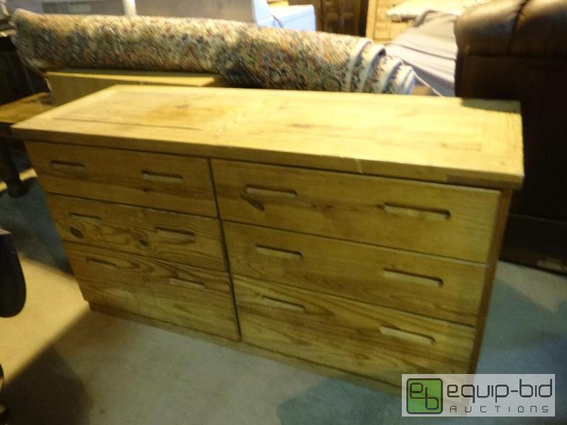 lot 541 image: Solid Light Wood 6 Drawer Cloths Dresser