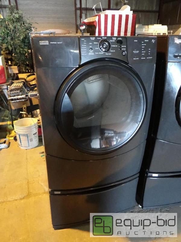 lot 543 image: Kenmore Heavy Duty Front Load Dryer