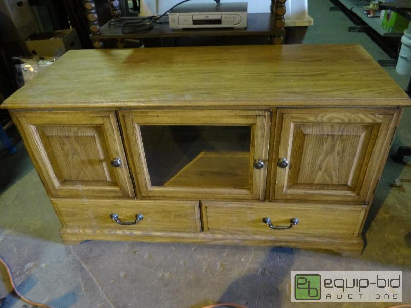 lot 546 image: Solid Sturdy Wood Tv Stand w Storage