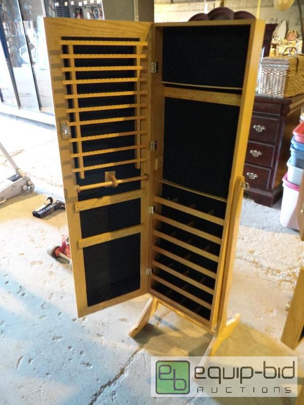 lot 548 image: Glass Mirror Front Jewelry Storage