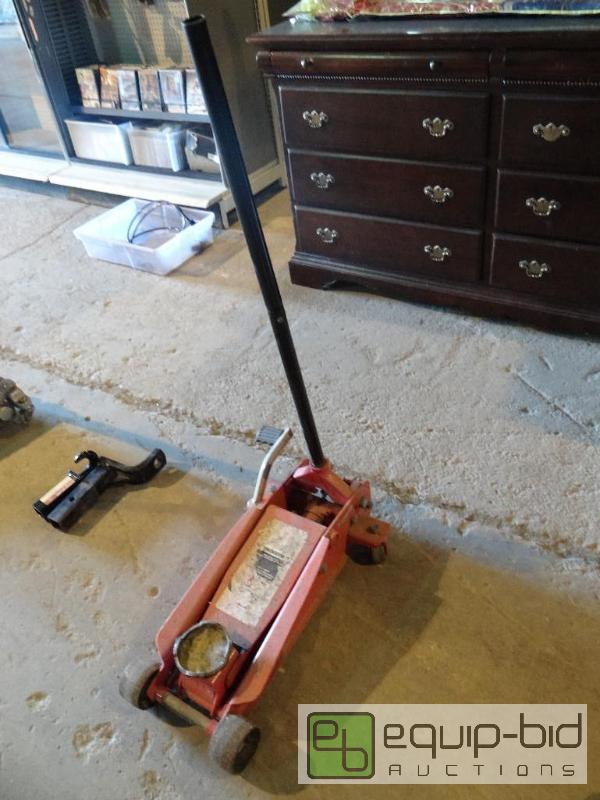 lot 550 image: Heavy Duty Hydralic Floor Jack