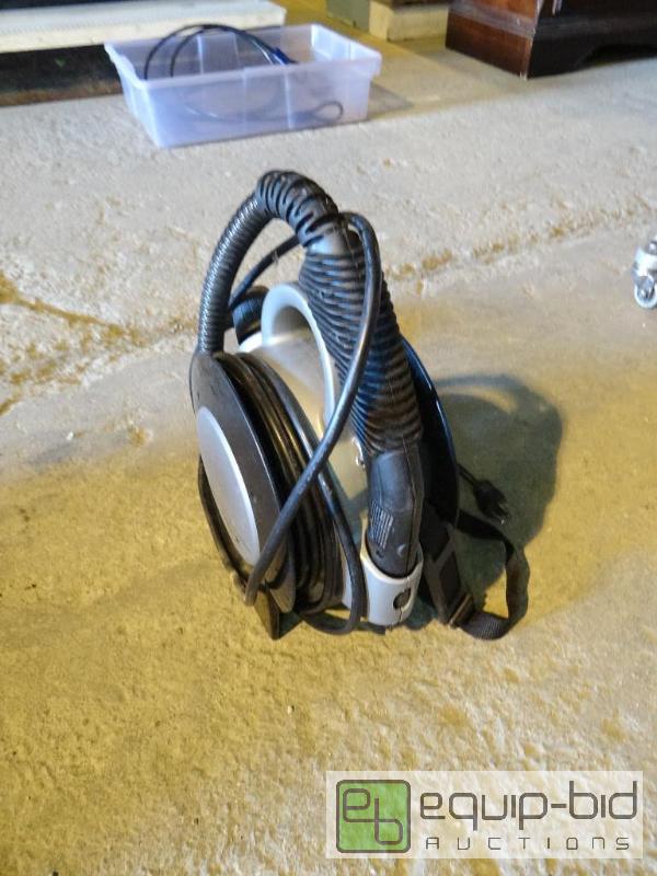 lot 553 image: Euro-Pro Compact Pressure Washer