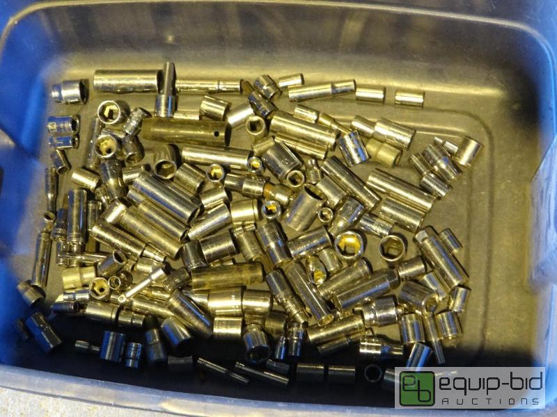 lot 555 image: Large Misc Lot of Tool Sockets