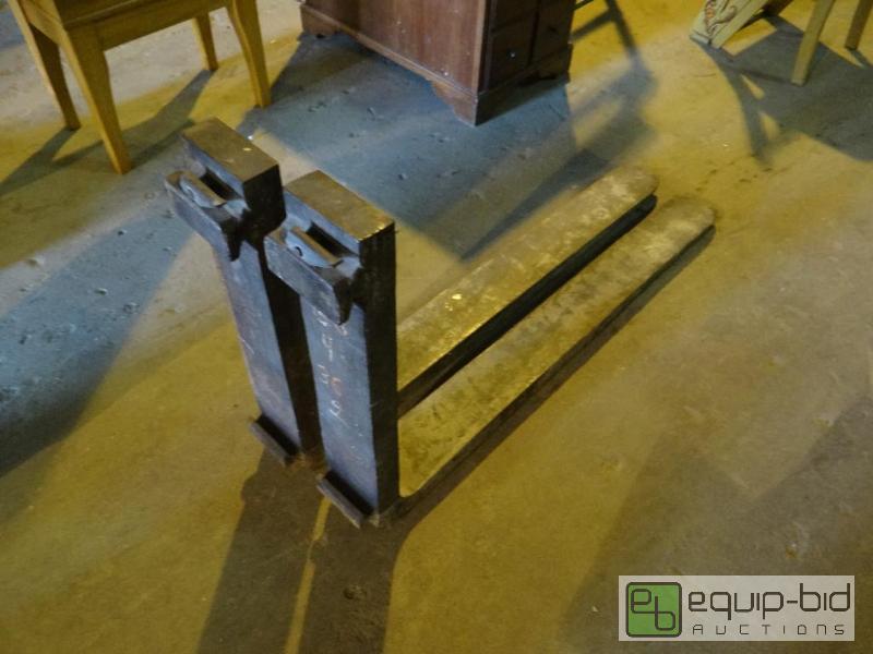 lot 574 image: Set Of Forks For Fork Lift.