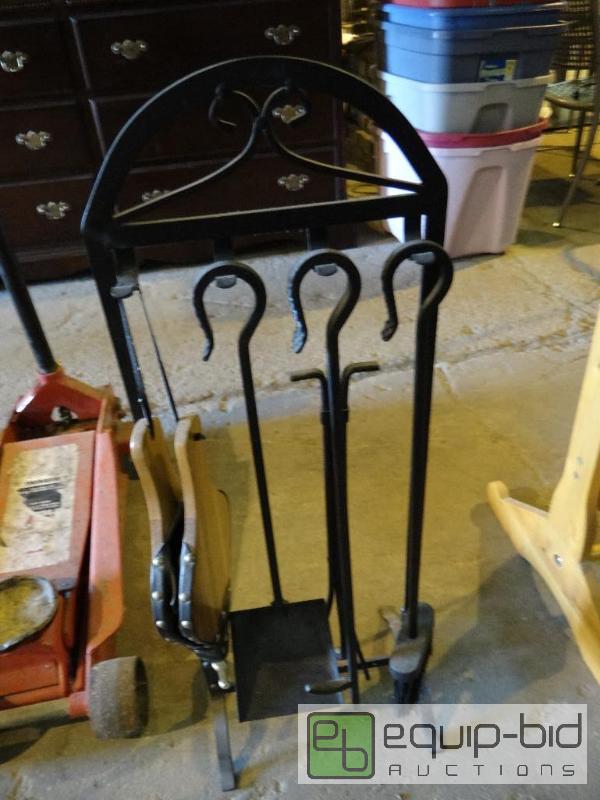 lot 575 image: fire place set