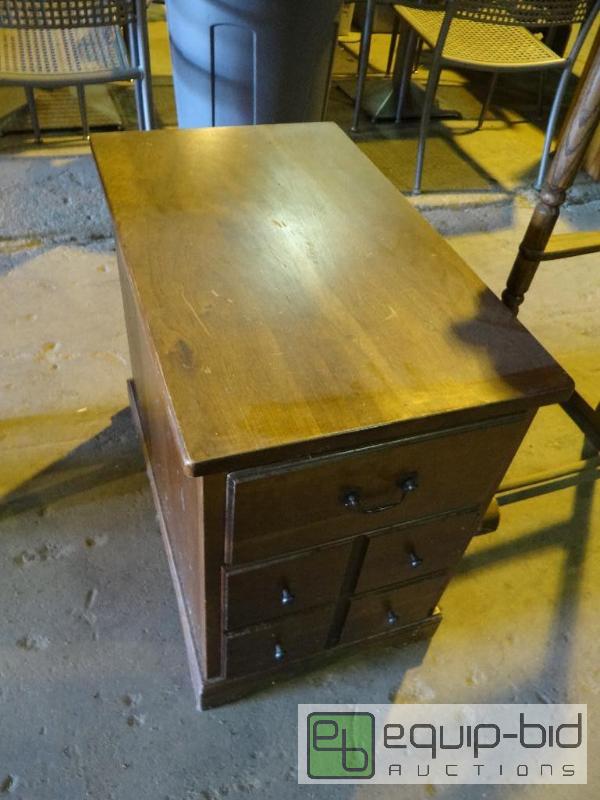 lot 577 image: End Table with Drawers