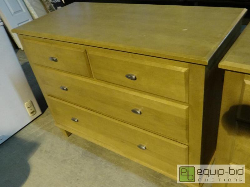 lot 592 image: Lane Light Wood 6 Drawer Cloths Dresser