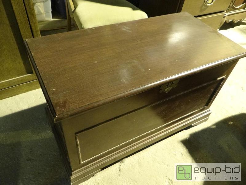 lot 599 image: Cedar lined chest