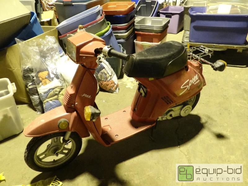 lot 602 image: spree 49cc Motor Scooter Parts Only