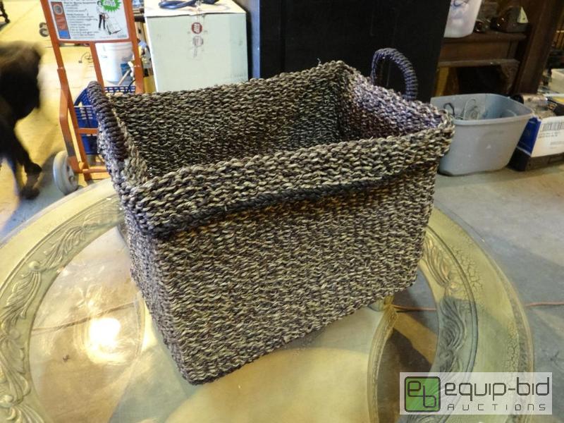 lot 608 image: Hoobby lobby basket