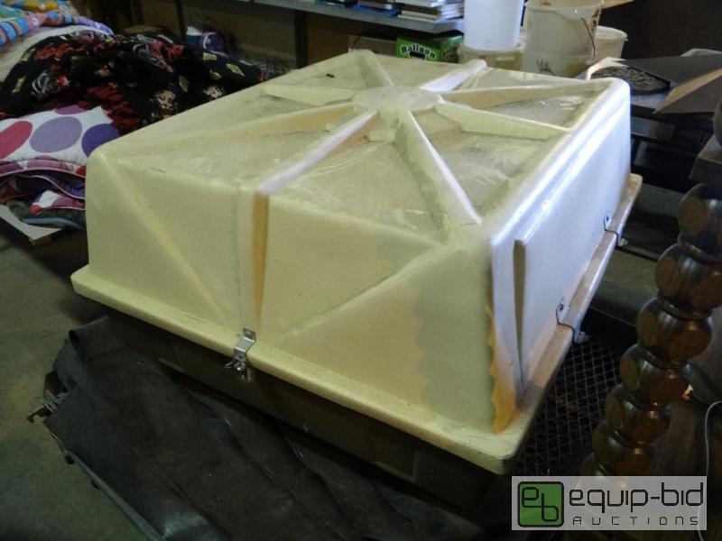 lot 611 image: Car Top Storage Hauler