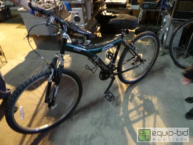lot 616 image: trail Bike