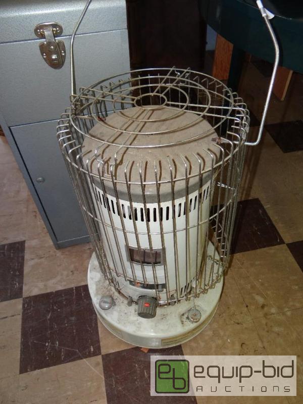 lot 1247 image: Kerosene shop heater....