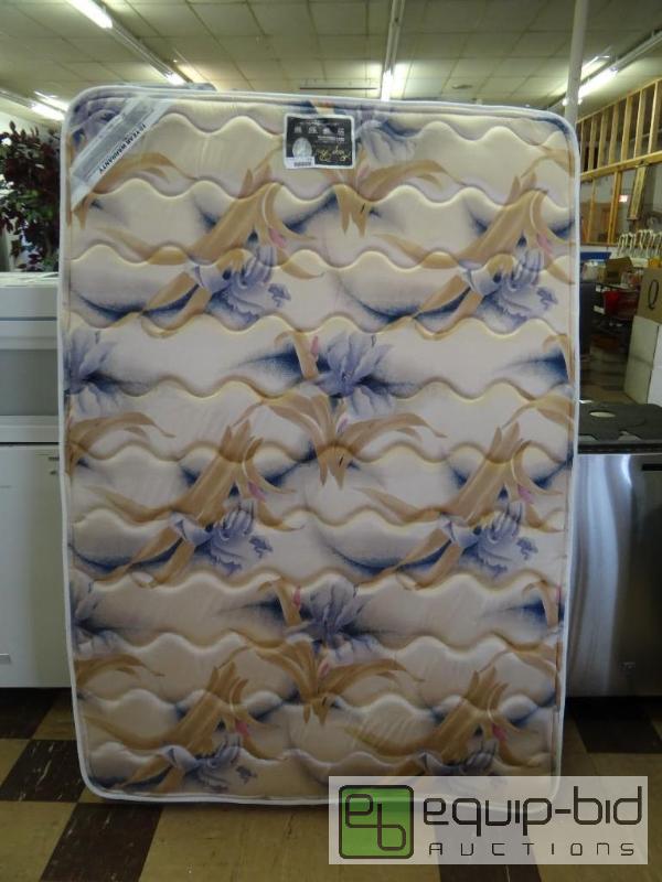 lot 1256 image: Full size mattress. Clean....