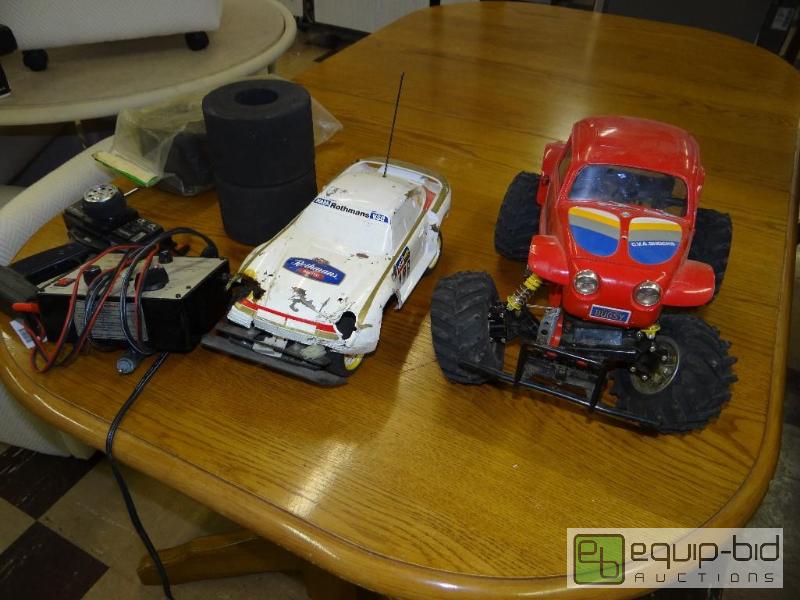 lot 1272 image: Remote control cars and misc....