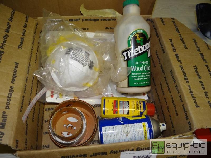 lot 376 image: Lot of tools, saws, misc....