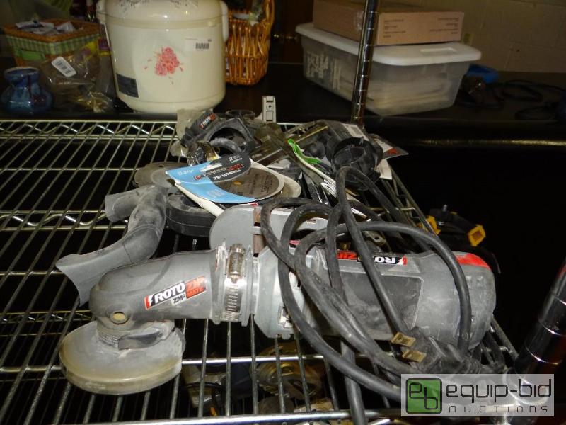 lot 380 image: Rotozip saw with accessories.&nbsp...
