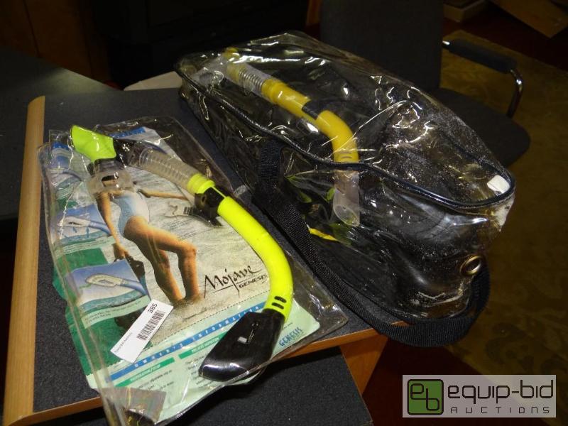 lot 385 image: Scuba gear. Snorkel, flippers,goggles....