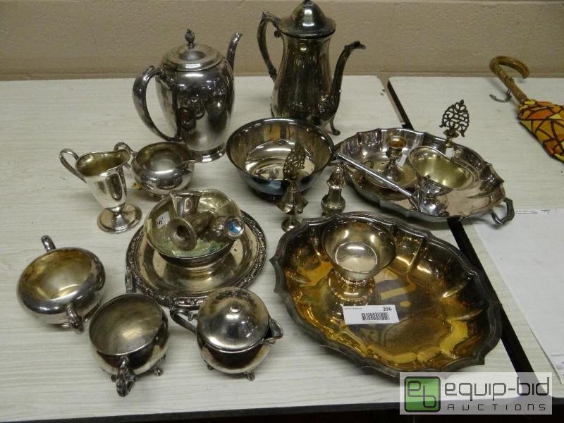 lot 396 image: Lot of silverplate&nbspitems....
