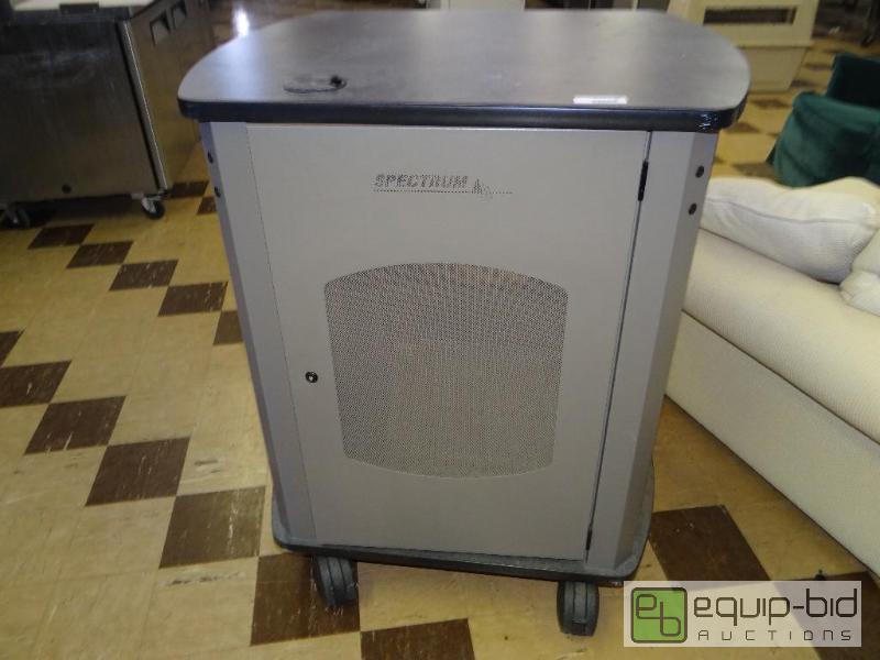 lot 440 image: Spectrum projectorcomputer cart on wheels.  ...