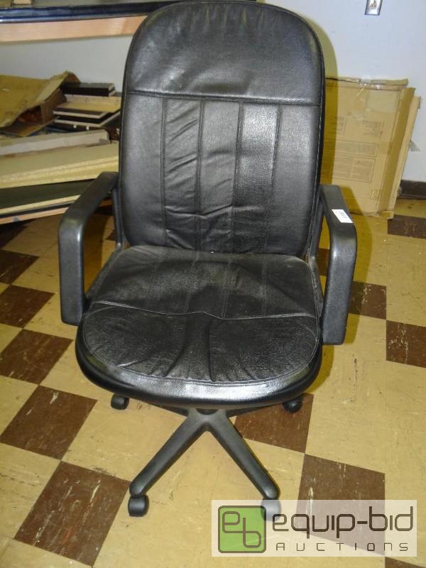lot 441 image: Office chair on wheels....