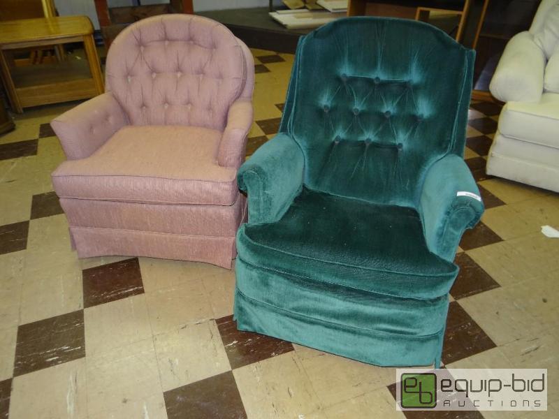 lot 446 image: Lot of 2 living room chairs....