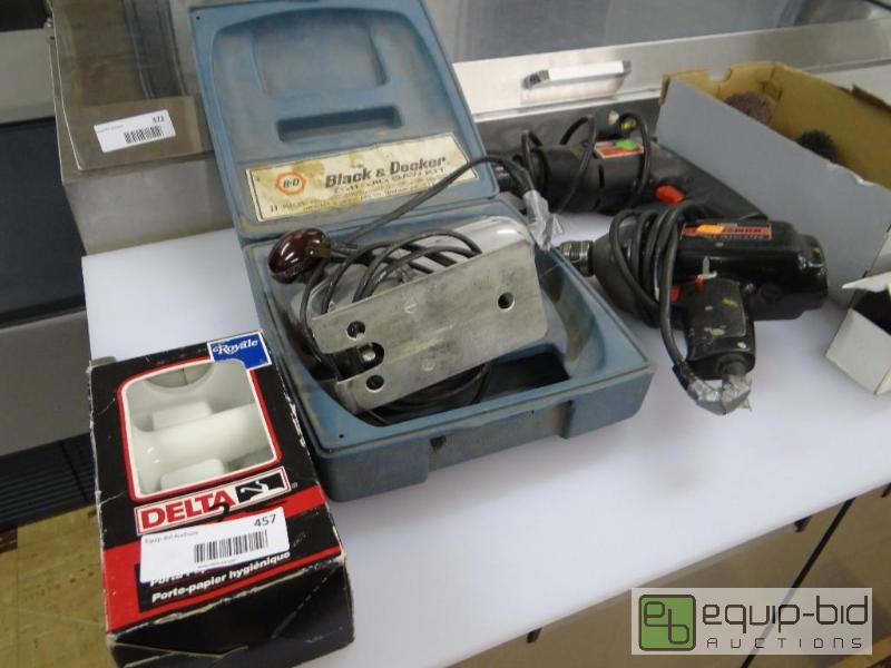 lot 457 image: Lot of toolshardware....