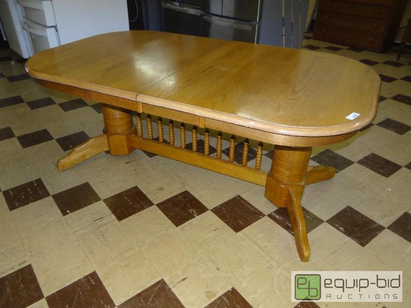 lot 463 image: Beautiful LARGE oak dining room table with 2 ...