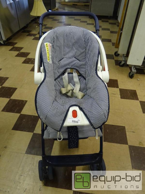 lot 472 image: Baby stroller....